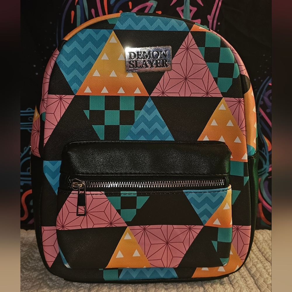 Demon Slayer: Kimetsu no Yaiba Mini Backpack - Picture 2 of 12